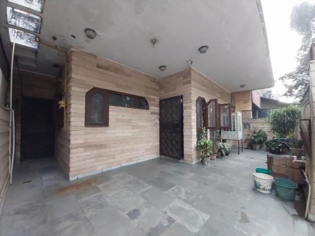 Resale | 6 BHK + Study Room 153 Sq.Mt. Independent House in Sector 49