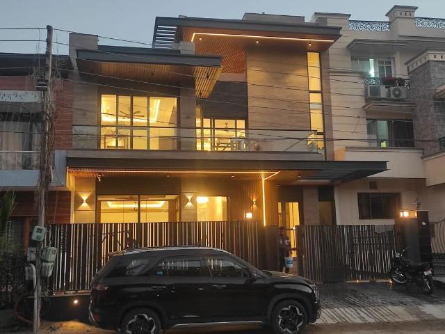 Resale | 6 BHK + Study Room 300 Sq.Ft. Independent House in Sector 78