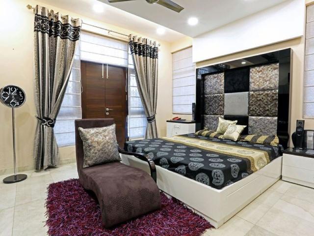Resale | 6+ BHK + Study Room,Extra Room,Store Room 302 Sq.Mt. Independent House in Sector 30