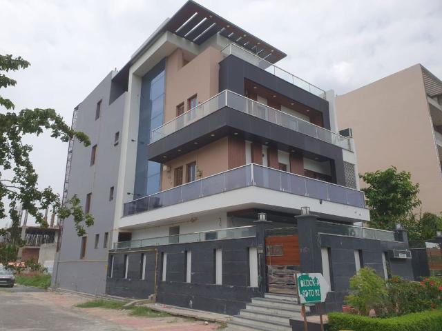 Resale | 6+ BHK + Study Room,Extra Room 112 Sq.Mt. Independent House in Tulip Mall