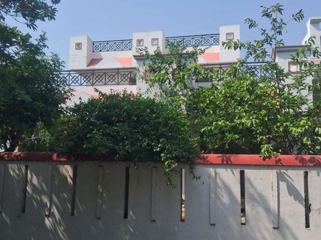 Resale | 6+ BHK + Study Room,Store Room 3200 Sq.Ft. Independent House in Jankipuram