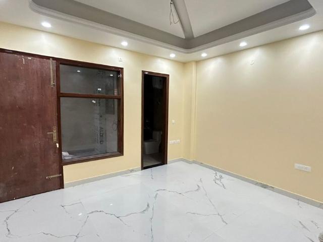 Resale | 6 BHK + Store Room 112 Sq.Mt. Independent House in Sector 47