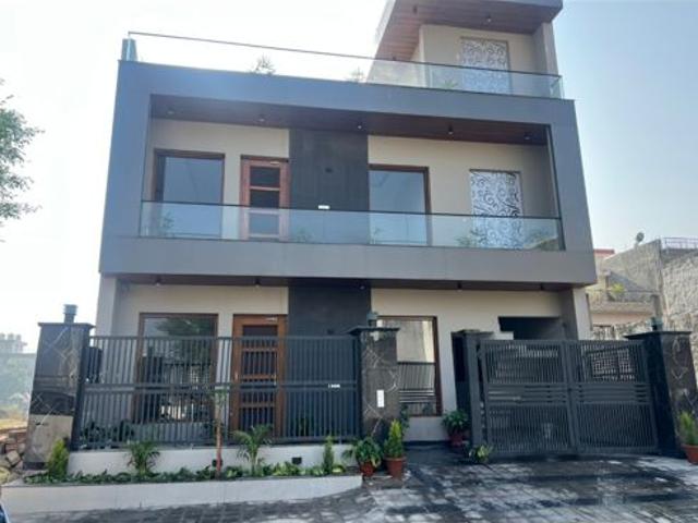 Resale | 6 BHK + Store Room 1800 Sq.Ft. Independent House in GMADA Eco City