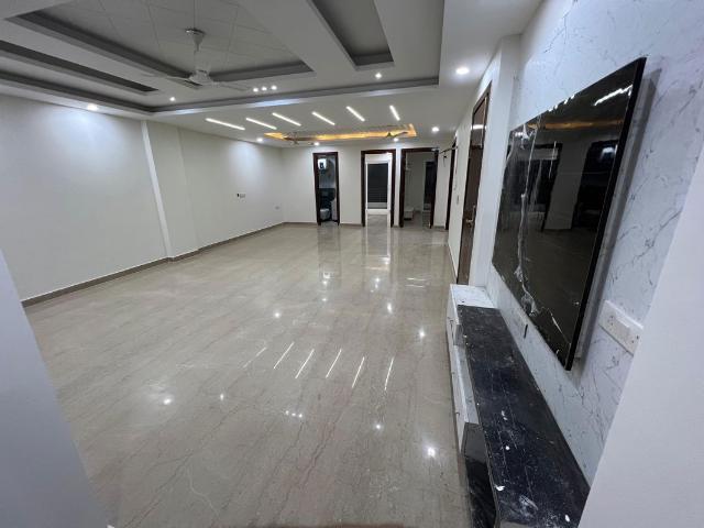 Resale | 6 BHK + Store Room 200 Sq.Yd. Independent House in DLF Phase I