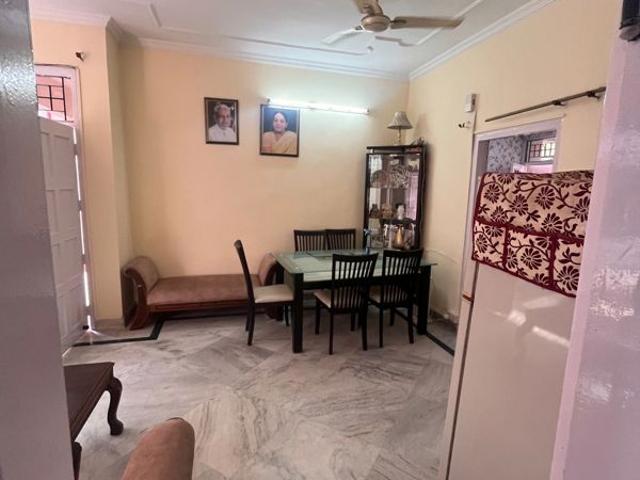 Resale | 6 BHK + Store Room 250 Sq.Yd. Independent House in Sector 44