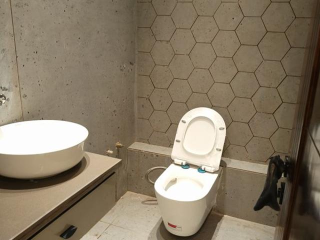 Resale | 6+ BHK + Pooja Room 4000 Sq.Ft. Independent House in Aerocity