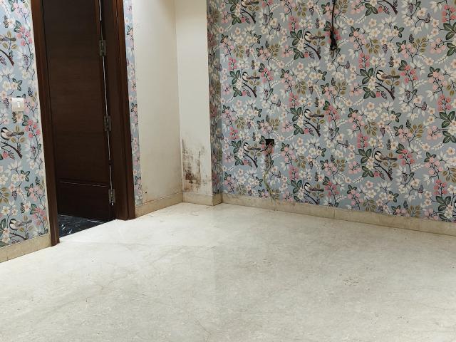 Resale | 6+ BHK + Pooja Room 4200 Sq.Ft. Independent House in Vikas Puri