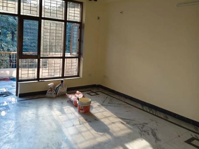 Resale | 6 BHK + Pooja Room 112 Sq.Mt. Independent House in RWA Apartments Sector 50
