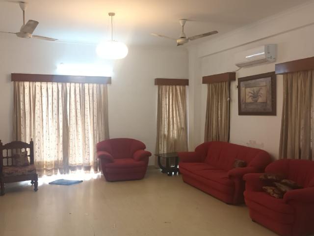 Resale | 6+ BHK + Pooja Room 161 Sq.Yd. Independent House in Sector 40