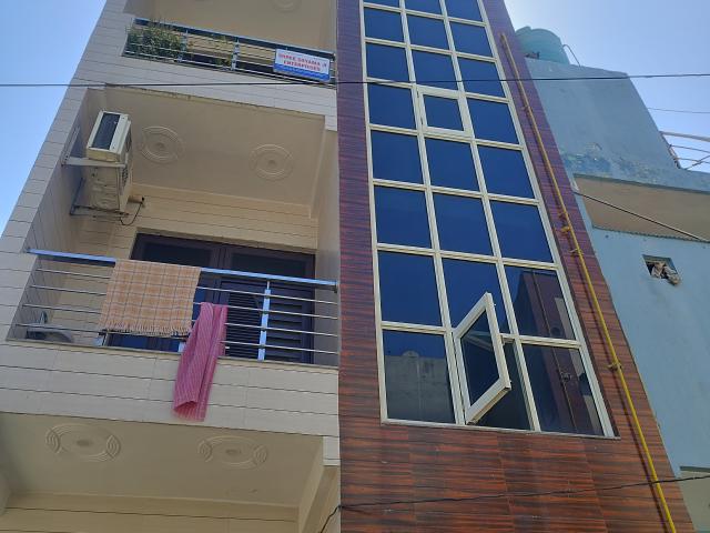 Resale | 6 BHK + Pooja Room 1620 Sq.Ft. Independent House in Raj Nagar Extension
