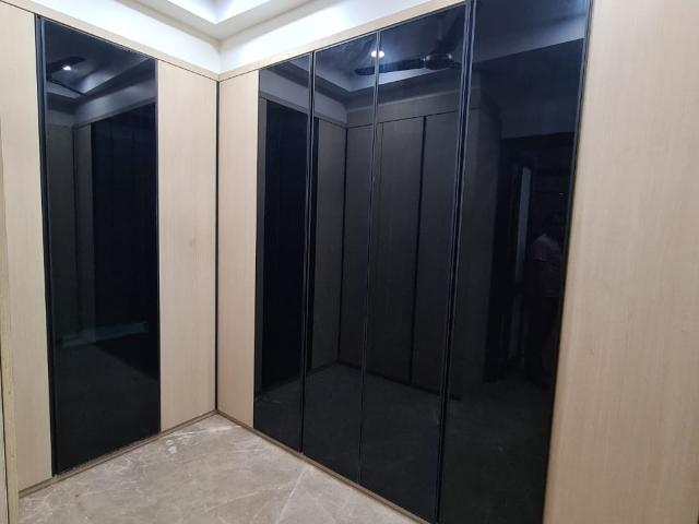 Resale | 6 BHK + Pooja Room 162 Sq.Yd. Villa in Sector 39