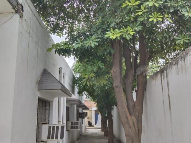 Resale | 6 BHK + Pooja Room 1 Acre Villa in Dera Mandi