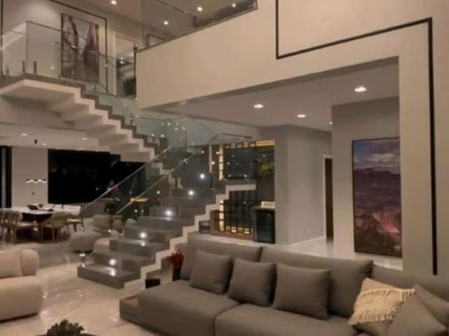 Resale | 6+ BHK + Pooja Room 202 Sq.Mt. Independent House in Sector 12