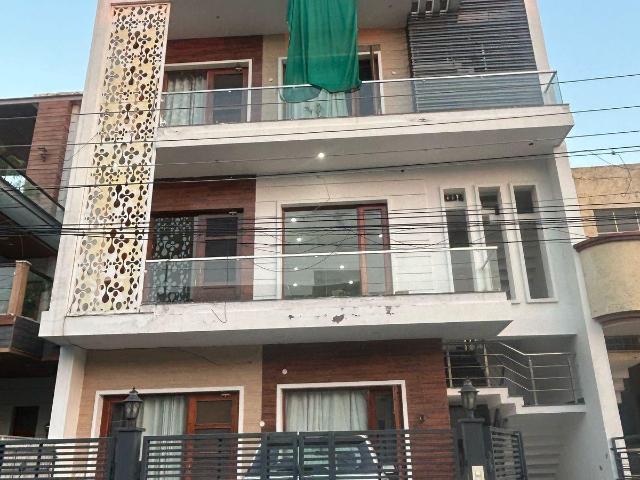 Resale | 6+ BHK + Pooja Room 2280 Sq.Ft. Villa in Sector 20