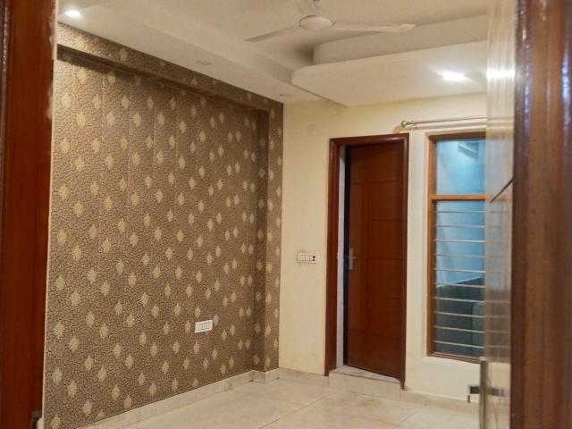 Resale | 6 BHK + Pooja Room 235 Sq.Yd. Independent House in Carnation Greens