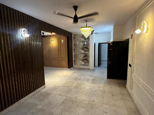 Resale | 6+ BHK + Pooja Room 2367 Sq.Ft. Independent House in Sector 31
