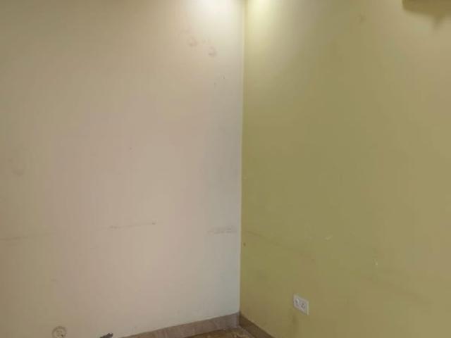 Resale | 6+ BHK + Pooja Room 250 Sq.Yd. Independent House in Sector 30