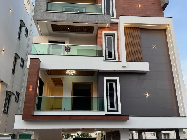 Resale | 6 BHK + Pooja Room 267 Sq.Yd. Villa in Maithri Enclave