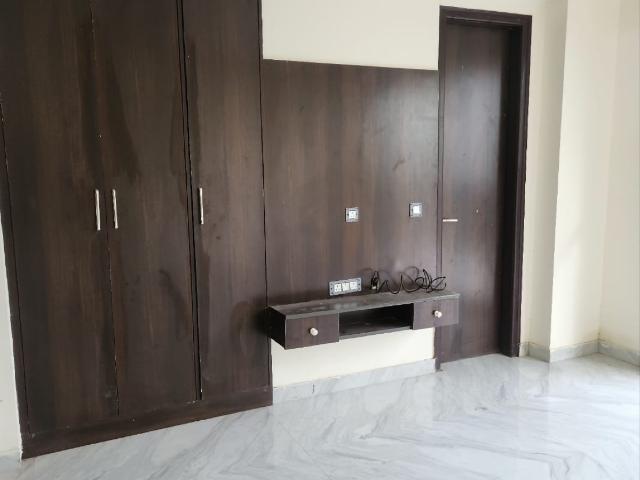 Resale | 6+ BHK + Pooja Room 275 Sq.Yd. Independent House in DLF Phase II