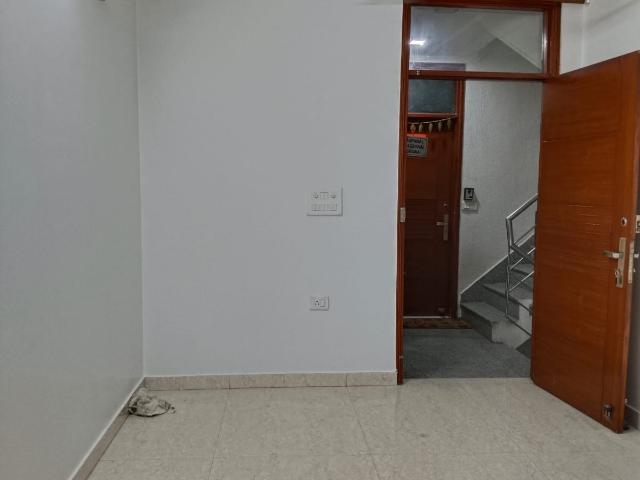 Resale | 6 BHK + Pooja Room 3600 Sq.Ft. Independent House in Dayanand Colony