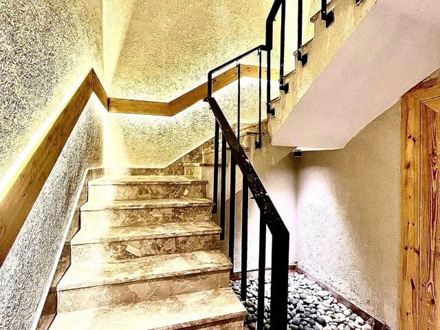 Resale | 6 BHK + Pooja Room,Extra Room 150 Sq.Yd. Independent House in Derawal Nagar