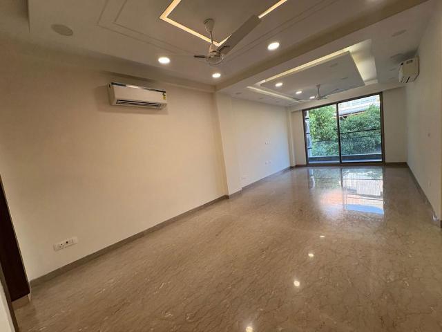 Resale | 6+ BHK + Pooja Room,Servant Room 215 Sq.Yd. Independent House in Ansal Sushant Lok I
