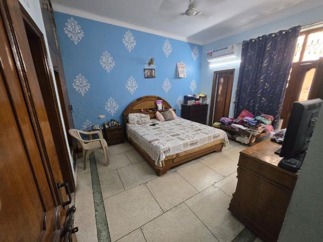Resale | 6+ BHK + Pooja Room,Servant Room 250 Sq.Yd. Independent House in Sector 14