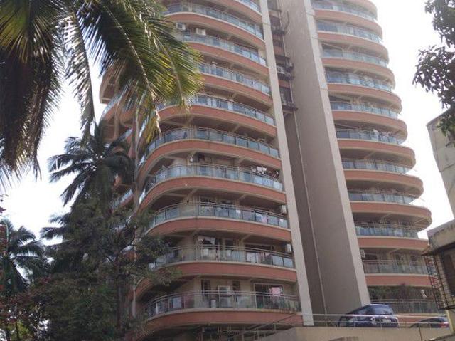 Resale | 6+ BHK + Pooja Room,Servant Room,Extra Room 5400 Sq.Ft. Apartment in Tapovan CHS