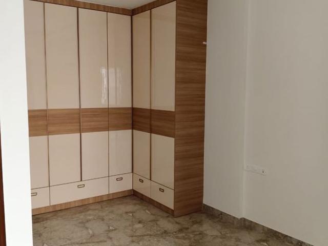 Resale | 6+ BHK + Pooja Room,Servant Room,Extra Room 200 Sq.Ft. Villa in Sector 46