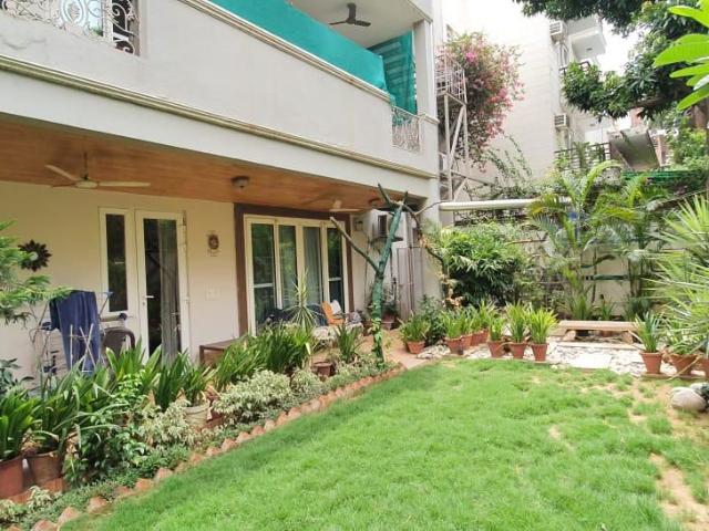 Resale | 6+ BHK + Pooja Room,Servant Room,Study Room 502 Sq.Yd. Independent House in DLF Atria