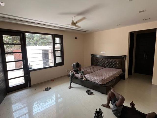Resale | 6+ BHK + Pooja Room,Servant Room,Study Room,Basement 9000 Sq.Ft. Independent House in Sector 21