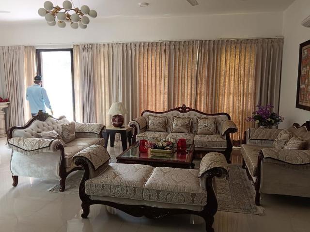 Resale | 6+ BHK + Pooja Room,Servant Room,Study Room,Extra Room,Basement,Store Room 1000 Sq.Yd. Villa in Vipul Tatvam Villas