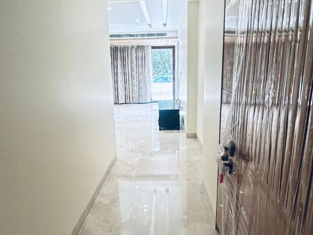 Resale | 6+ BHK + Pooja Room,Servant Room,Study Room,Extra Room,Basement,Store Room 1000 Sq.Yd. Villa in Basant Gaon