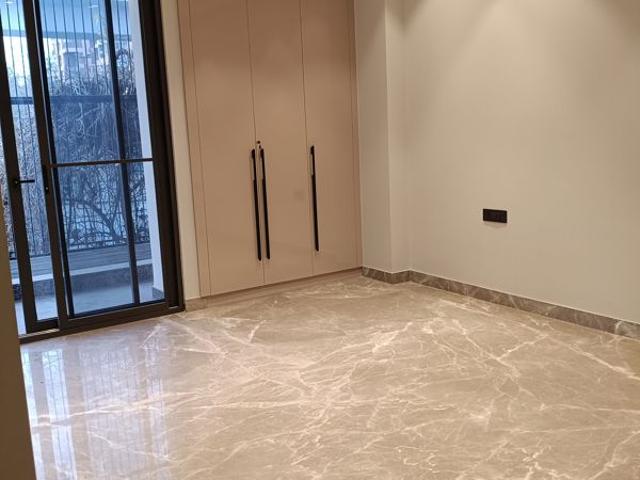 Resale | 6+ BHK + Pooja Room,Servant Room,Study Room,Extra Room,Basement,Store Room 2350 Sq.Yd. Independent House in Friends Colony