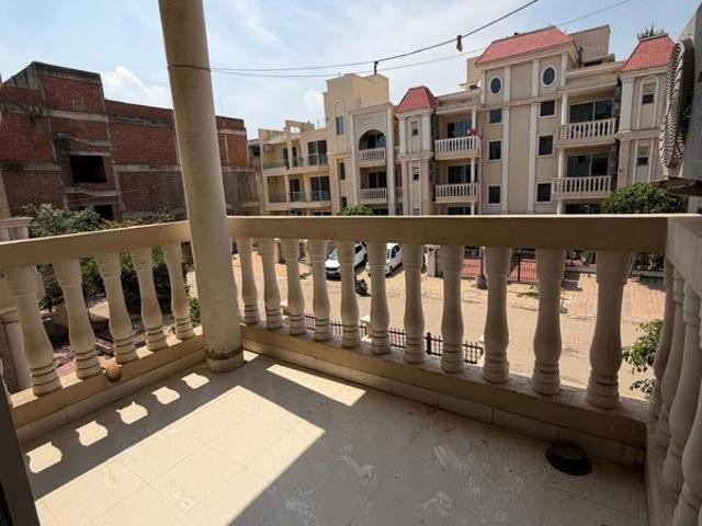 Resale | 6+ BHK + Pooja Room,Servant Room,Study Room,Extra Room,Basement,Store Room 250 Sq.Yd. Independent House in DLF Phase I