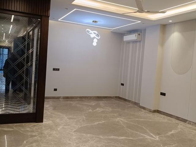 Resale | 6+ BHK + Pooja Room,Servant Room,Study Room,Extra Room,Basement,Store Room 506 Sq.Yd. Independent House in New Friends Colony