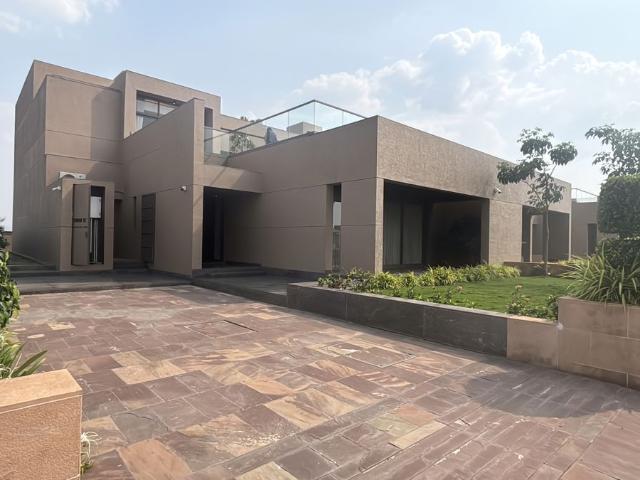 Resale | 6 BHK + Pooja Room,Servant Room,Study Room,Extra Room,Basement,Store Room 8600 Sq.Ft. Villa in Oxford Golf Estate