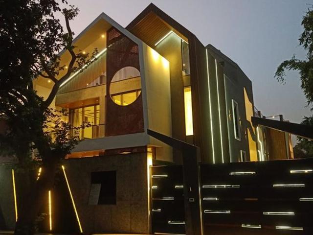 Resale | 6+ BHK + Pooja Room,Servant Room,Study Room,Extra Room,Store Room 1000 Sq.Yd. Villa in DLF Phase I
