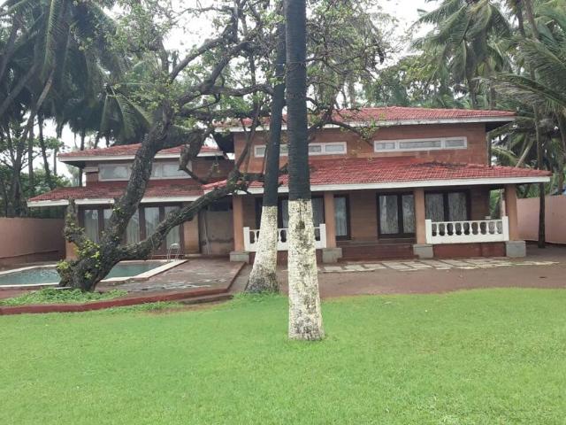 Resale | 6+ BHK + Pooja Room,Servant Room,Study Room,Extra Room,Store Room 40000 Sq.Ft. Villa in Aksa Gaon