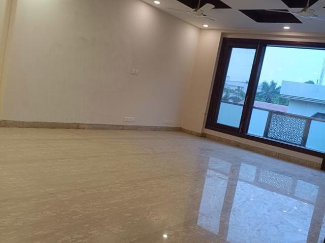 Resale | 6 BHK + Pooja Room,Servant Room,Study Room,Extra Room,Store Room 506 Sq.Yd. Independent House in New Friends Colony
