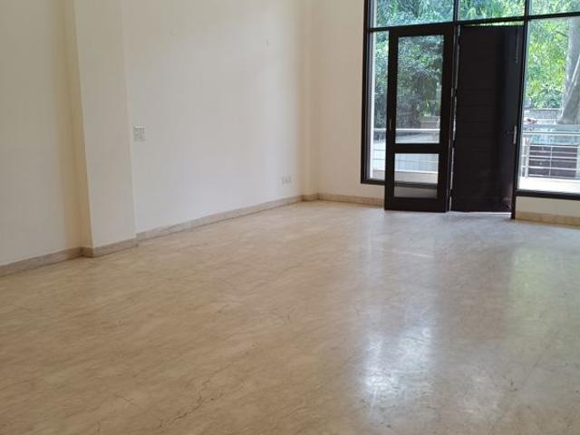 Resale | 6+ BHK + Pooja Room,Servant Room,Study Room,Extra Room,Store Room 500 Sq.Yd. Independent House in New Friends Colony