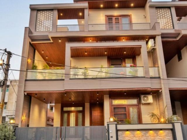 Resale | 6 BHK + Pooja Room,Servant Room,Study Room,Extra Room,Store Room 6000 Sq.Ft. Independent House in Hanuman Nagar Extension