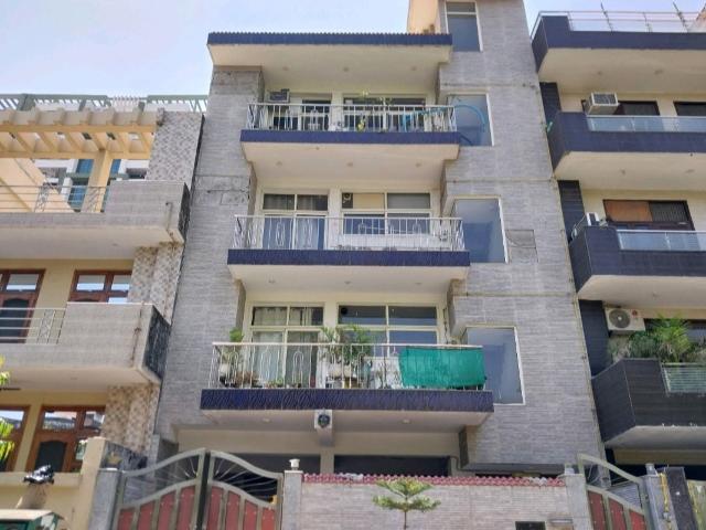 Resale | 6+ BHK + Pooja Room,Servant Room,Study Room,Extra Room 167 Sq.Mt. Independent House in Sector 108