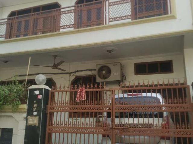 Resale | 6 BHK + Pooja Room,Servant Room,Study Room,Extra Room 180 Sq.Mt. Villa in RWA Apartments Sector 12