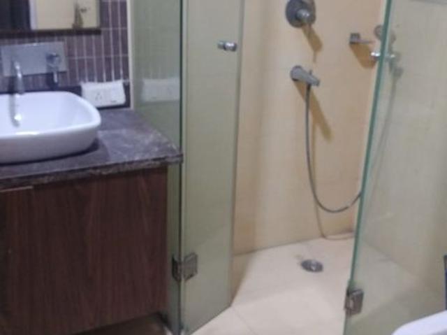 Resale | 6 BHK + Pooja Room,Servant Room,Study Room,Extra Room 13000 Sq.Ft. Villa in RWA Apartments Sector 41