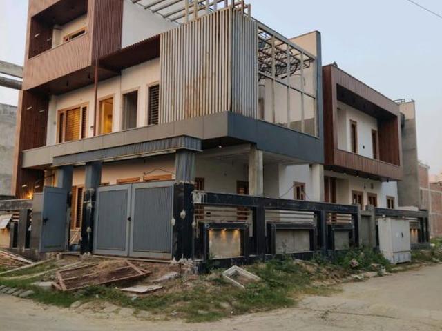 Resale | 6+ BHK + Pooja Room,Servant Room,Study Room,Extra Room 293 Sq.Yd. Villa in Sector 2 Wave City