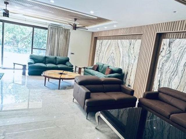 Resale | 6 BHK + Pooja Room,Servant Room,Study Room,Extra Room 200 Sq.Yd. Villa in Safdarjung Enclave