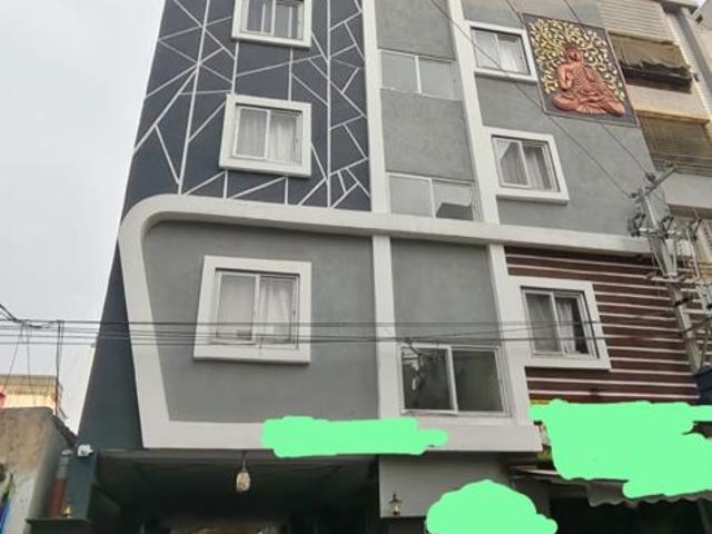 Resale | 6+ BHK + Pooja Room,Servant Room,Study Room,Extra Room 200 Sq.Yd. Apartment in Kondapur