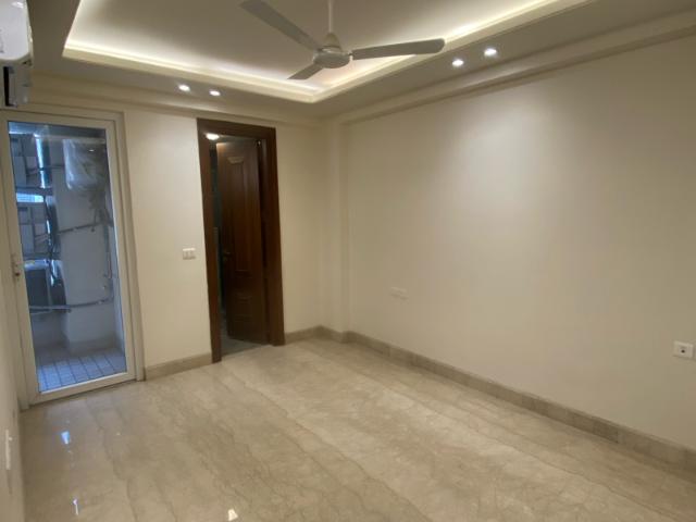 Resale | 6+ BHK + Pooja Room,Servant Room,Study Room,Extra Room 200 Sq.Yd. Independent House in East Patel Nagar