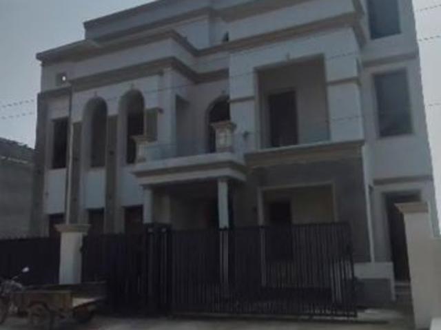Resale | 6+ BHK + Pooja Room,Servant Room,Study Room,Extra Room 388 Sq.Yd. Independent House in Sunny Enclave